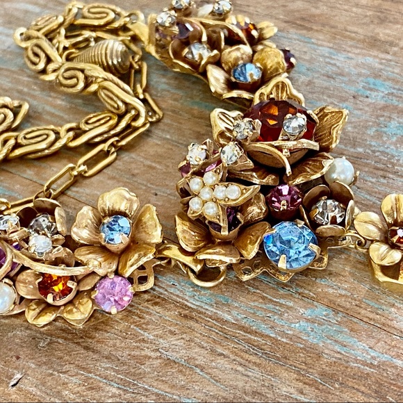 VTG Elaborate Crystal Gold-tone Floral Statement Necklace - Picture 4 of 12